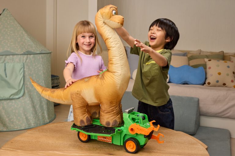 PAW Patrol Dino Movie Megasaurus Dino Vehicle feature Spin Master